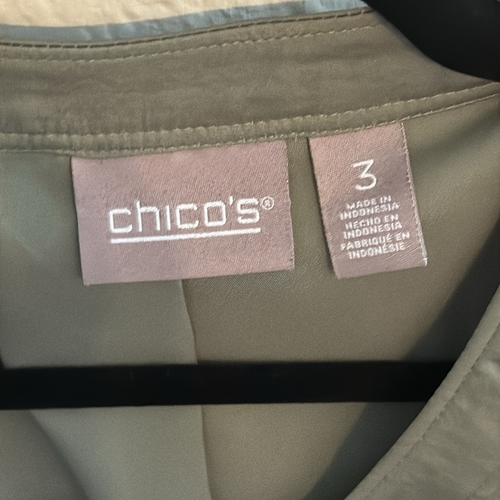 Chicos Five Button, Green Lightweight Jacket - image 3